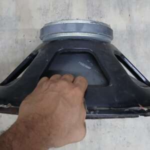 Bumper Speaker - 18" - 600w - 4 ohm - Needs repair - Image 3