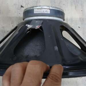 15" Speaker Bumper  - 15" - 320w - 4 ohm - Needs repair - Image 4